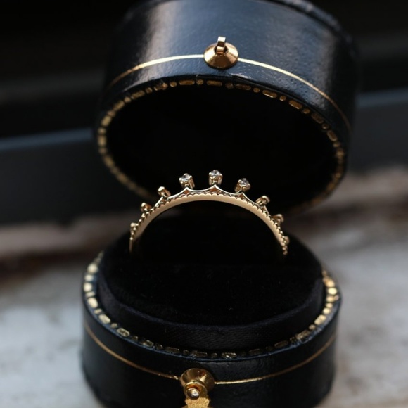 Crown Ring - Picture 3 of 4